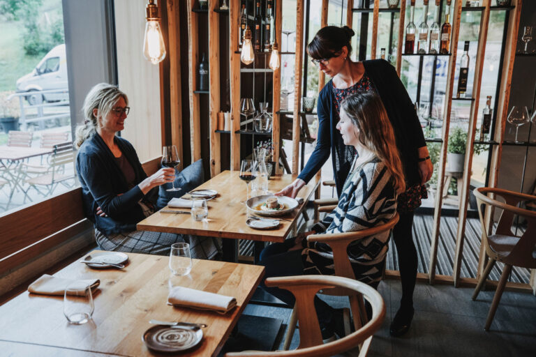 Kulinarik, Gastgeben im Fuxbau Stuben, Technikland Vorarlberg © Angela Lamprecht, Vorarlberg Tourismus